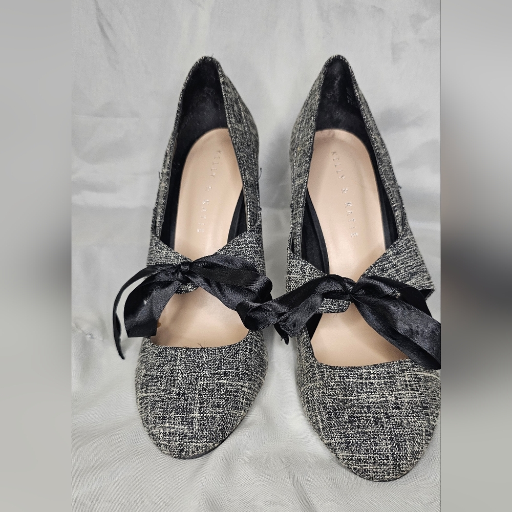Kelly & Katie Linosa Heels With Bow Tie Mary Jane Style Canvas Fabric NWOT 9.5